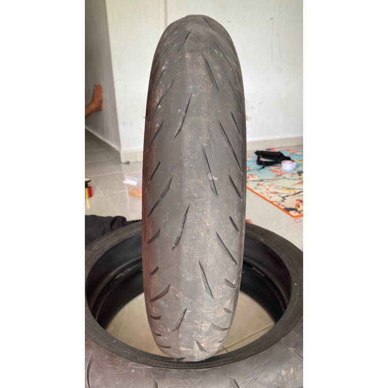 battlax s22 120/70 r17