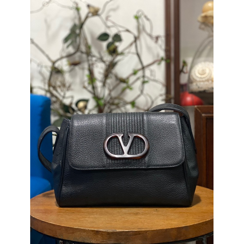 Tas Valentino Garavani Hitam / Valentino Garavani Black Bag