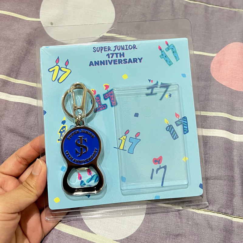 SUPER JUNIOR 17TH ANNIVERSARY OPENER KEYRING ONLY