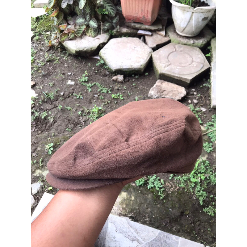 flat cap aquascutum of london