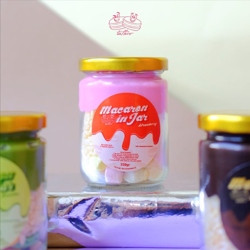 

Macaron In jar Strawberry Marshmellow