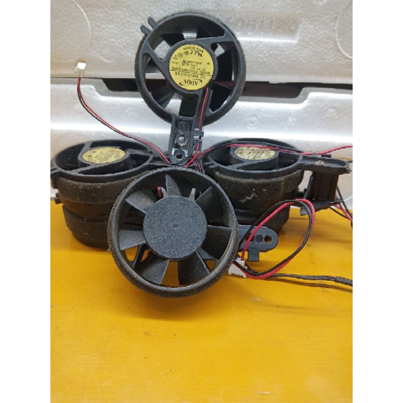 kipas adda dc brushless 24vdc - 0,08a - diamiter : 6cm - tebal : 2,5cm