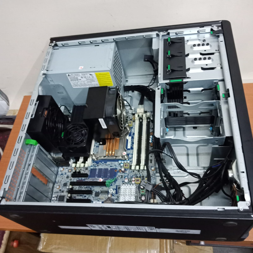 PC SERVER HP Z420 TOWER XEON E5-1620v2 3.60ghz/8GB/500GB/16Gb/500Gb/32GB/500GB Wins 10 pro Siap Pakei