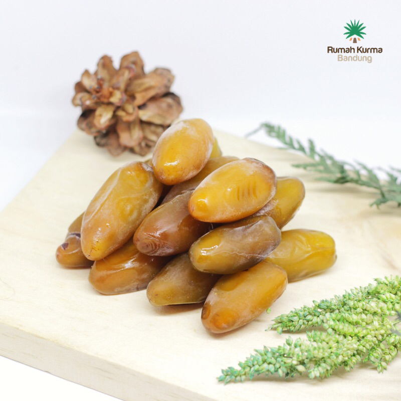 

Kurma Ruthob Basah Organik / Kurma Ruthob Segar