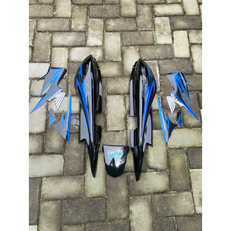COVER BODY TIGER REVO TIREV SET STRIPPING HITAM BIRU