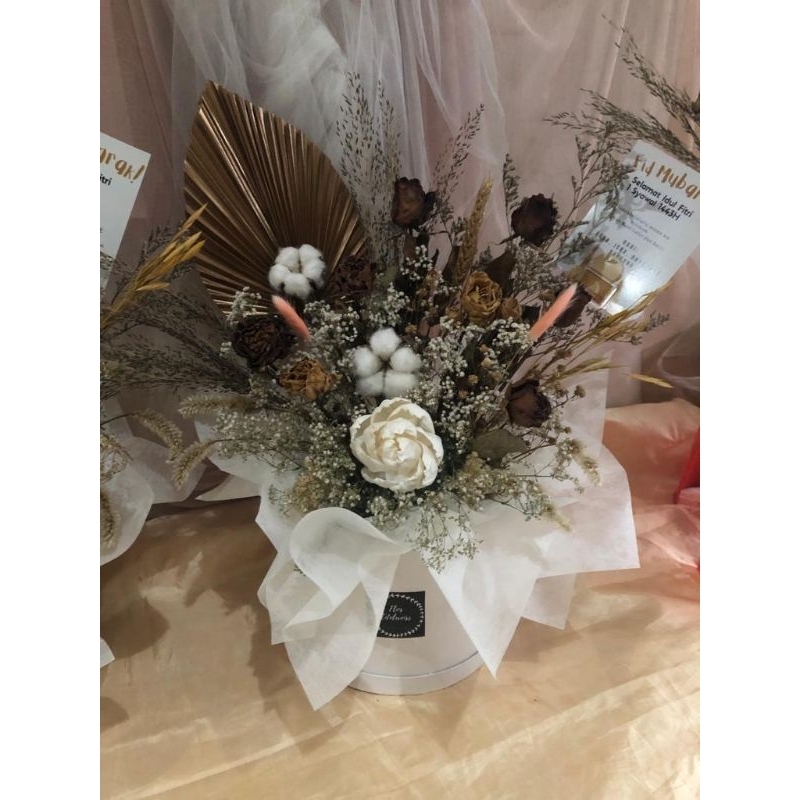 LARGE BOX BLOOM DRIED FLOWER