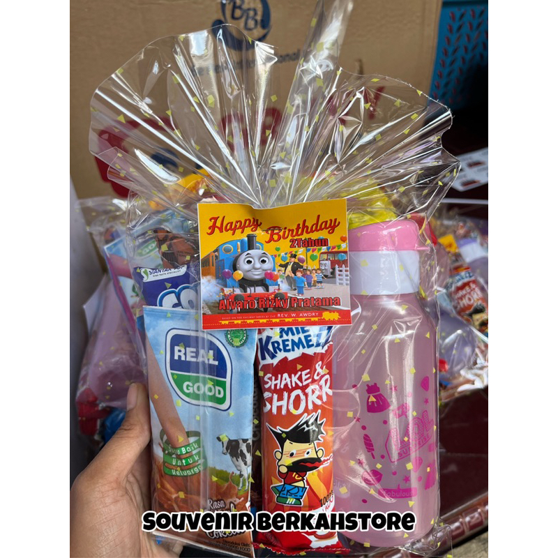 

Takuma 350 ML + snack /Botol souvenir ulang tahun anak