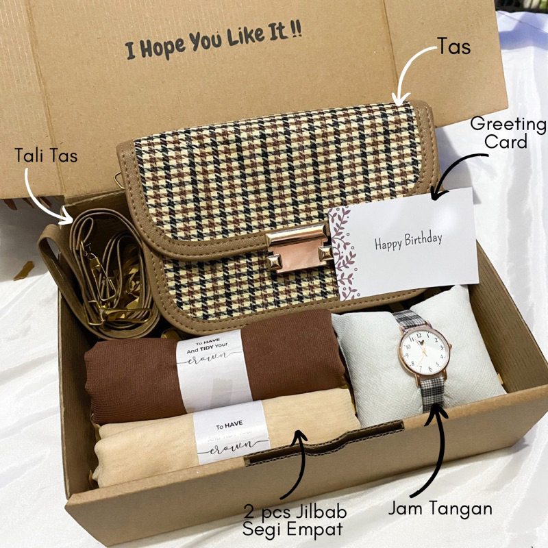 

[A3235]HAMPERS GIFT BOX TAS RUBY KADO ULANG TAHUN/KADO PACAR/KADO VALENTINE/KADO ANNIVERSARY/KADO WEDDING/KADO WISUDA/HADIAH ULANG TAHUN TAS CEWEK/HAMPERS LEBARAN/HAMPERS RAMADAN/KADO HARI GURU/KADO HARI IBU