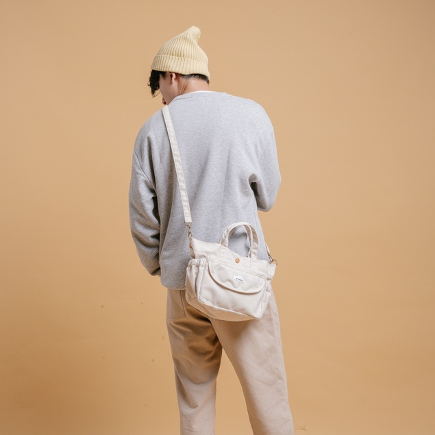 Evroa Clay Sling Bag - White