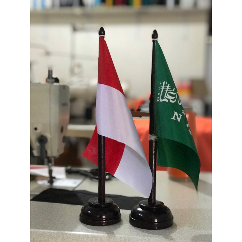 Tiang bendera meja kayu + bendera