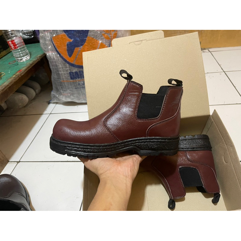 sepatu pria, sepatu ujung besi ,sepatu safety pria, sepatu safety kings ujung besi