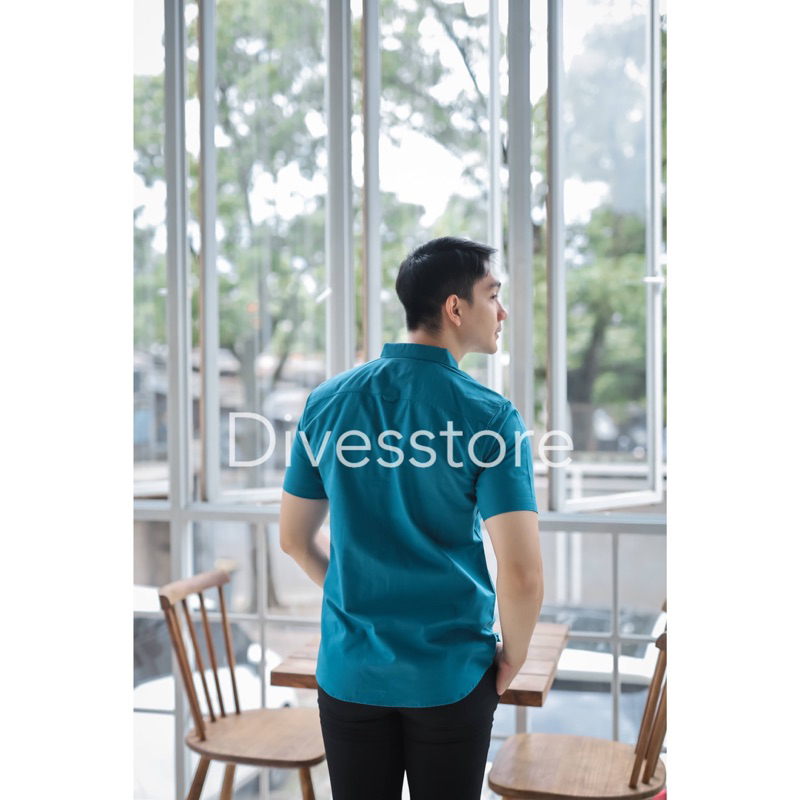 Kemeja pria cowok polos slimfit kasual basic HeM lengan pendek biru tosca