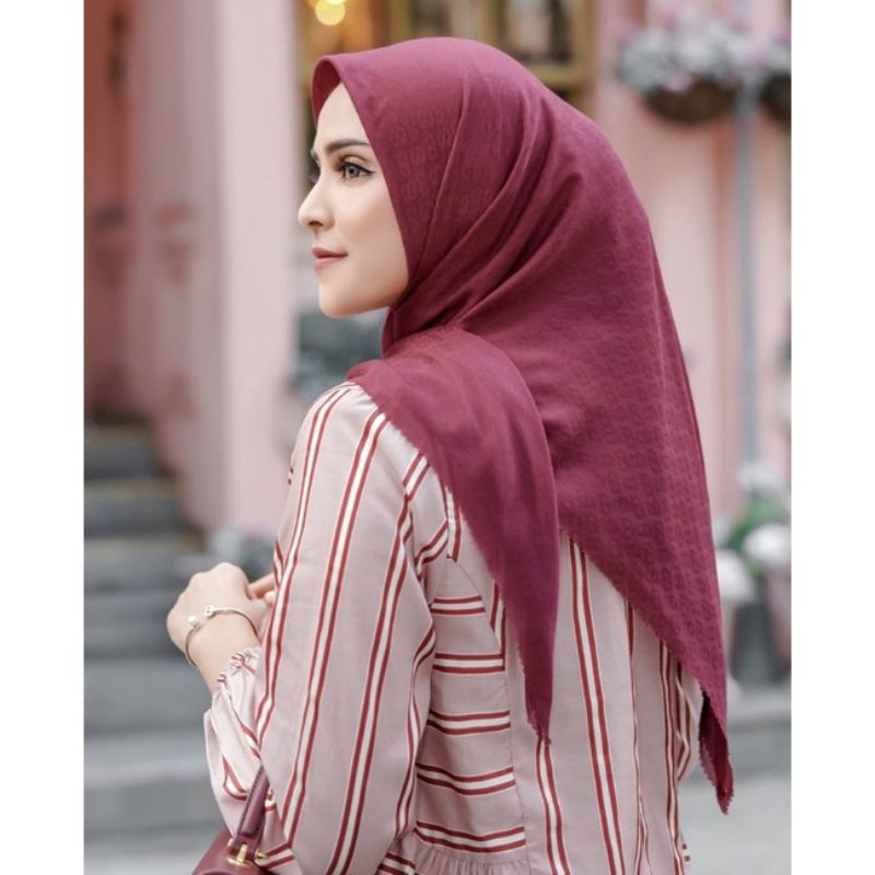 Tapis Embossed Buttonscarves - Ruby