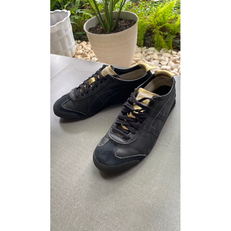 Sepatu Onitsuka Tiger Mexico 66 black gold second