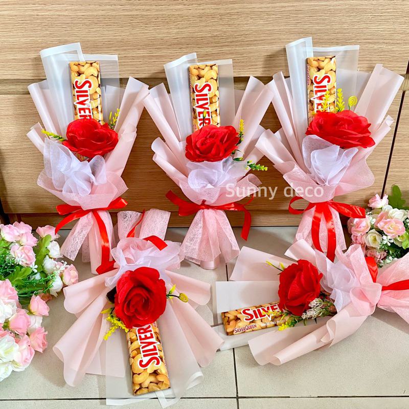 (READY) Bucket Premium buket snack Buket Silverqueen buket Coklat Ferrero Rocher buket singel rose buket valentine buket coklat buket bunga mawar valentin