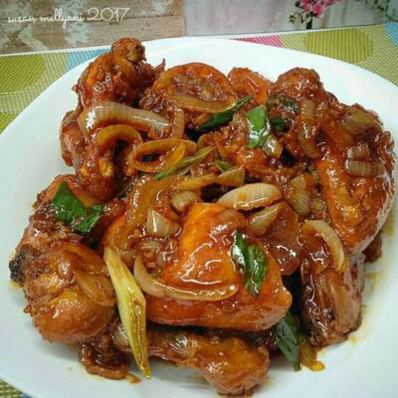 

AYAM GORENG MENTEGA 8 PCS