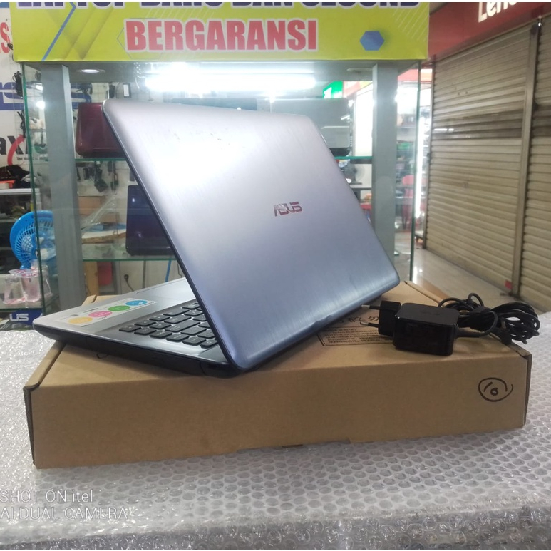 laptop Leptop Bekas second asus X441 RAM 4GB 2GB MULUS BARU PEMAKAIAN SSD 128 14 INC