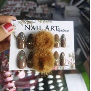 KUKU PALSU HIAS COKLAT POM POM / NAIL ART