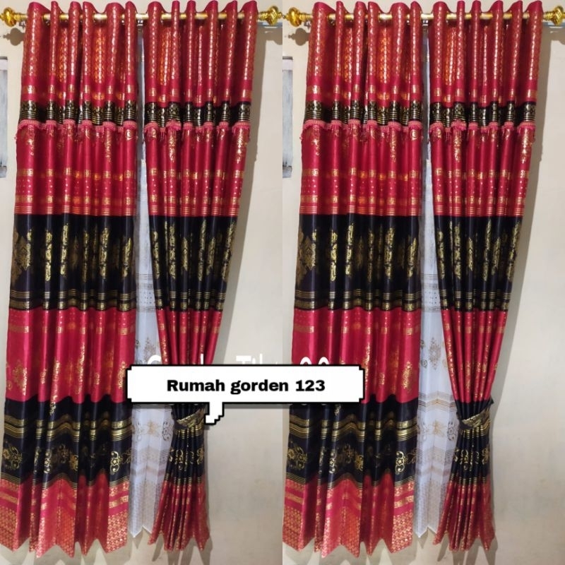 Gorden blackout poni rumbai warna merah