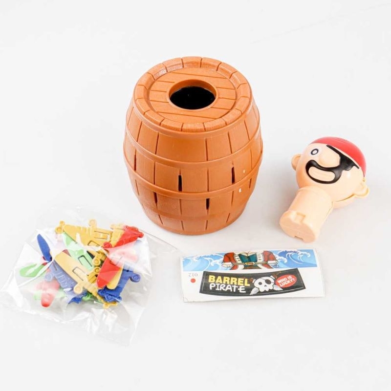 HAIZHOU Crazy Pirates Roulette Lucky Barrel Running Man Game - YF555