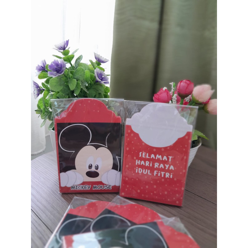 

Amplop Lebaran karakter