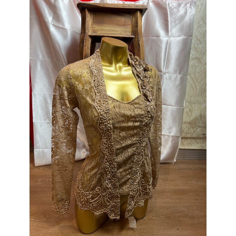 kebaya kartini corsage  payet pinggiran keliling bentuk