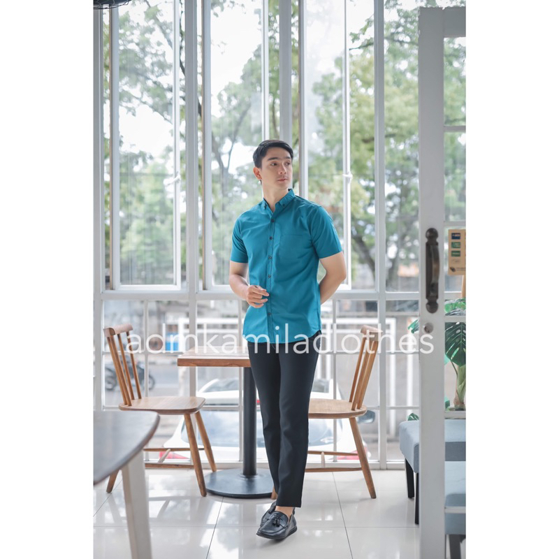 Kemeja pria cowok polos slimfit kasual basic HeM lengan pendek biru tosca