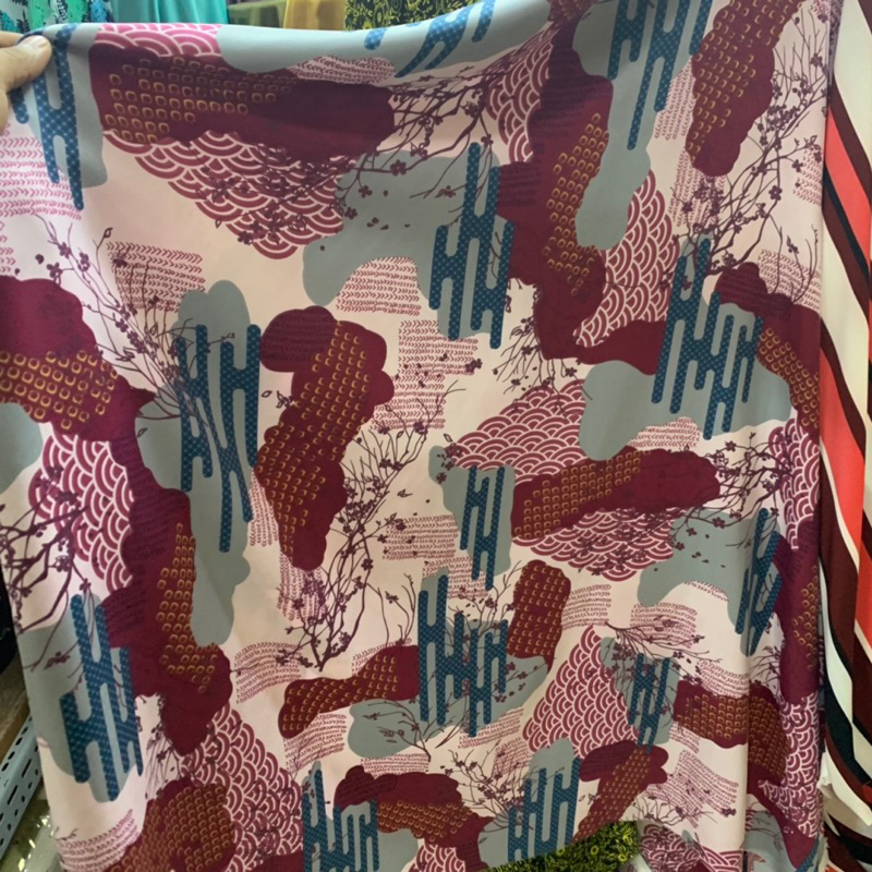 kain satin - kain satin silk motif - kain silk garment - kain armany silk - kain motif - harga 1/2m