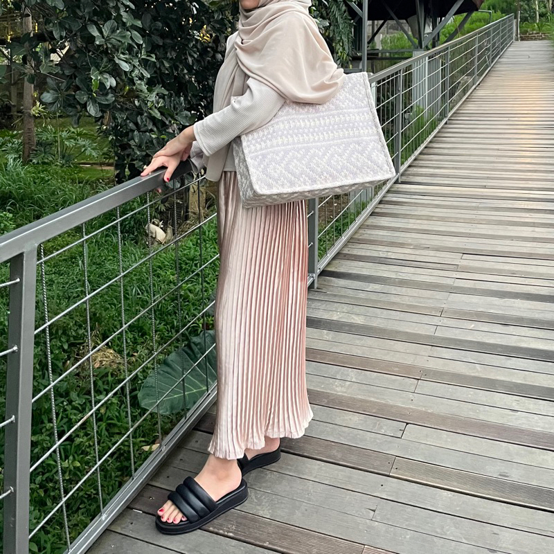 NOORKY “Cleona” Long Pleated Satin Skirt / rok satin panjang mewah plisket pleats pleat plit plits k