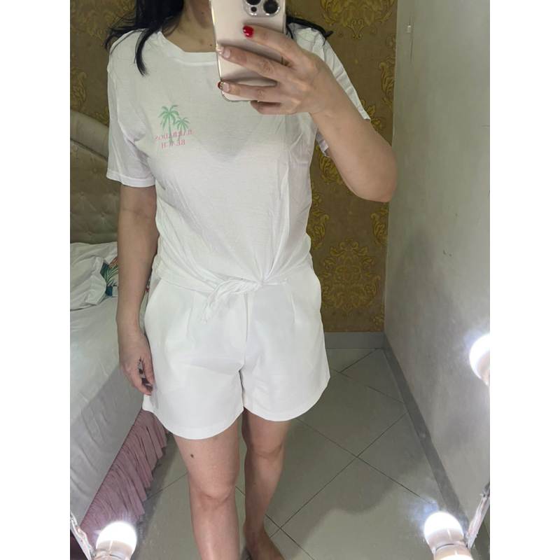 Preloved kaos divided hnm