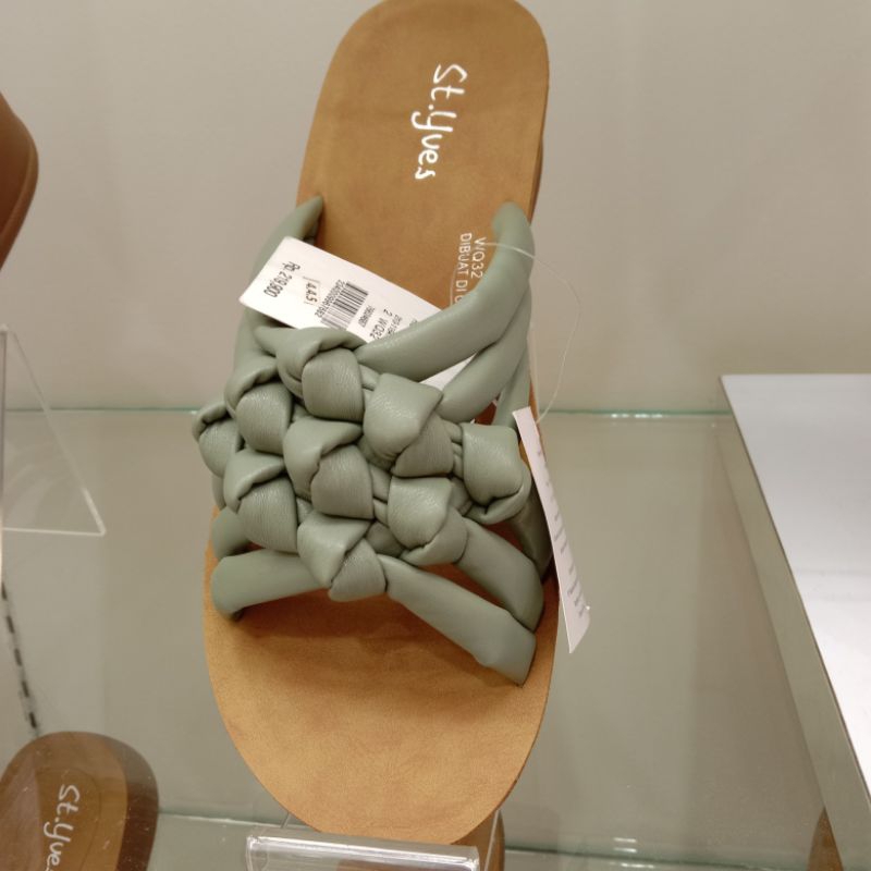 Sandal kekinian Sandal slop pita by ST.YVES