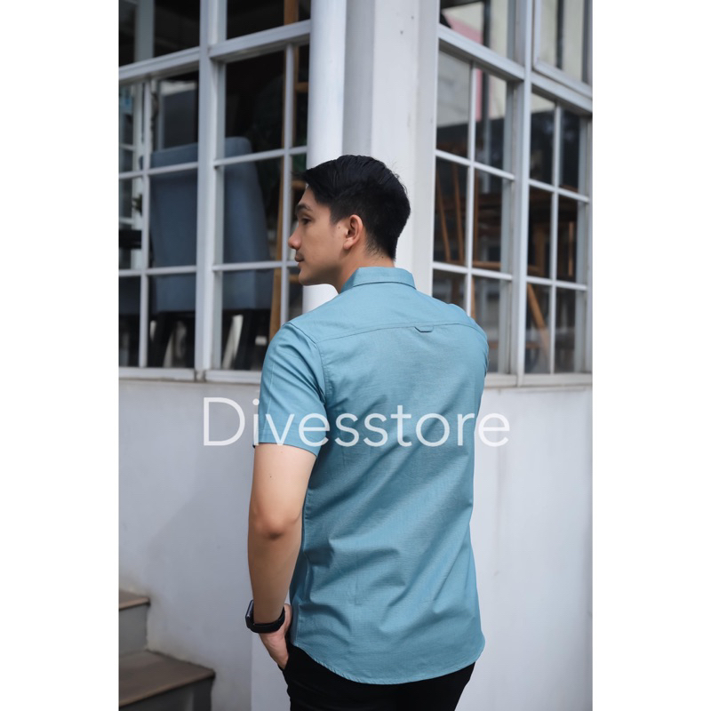 Kemeja pria cowok polos slimfit kasual basic HeM lengan pendek biru mint