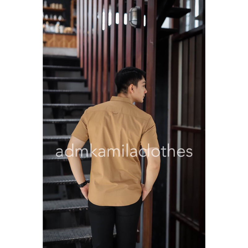 Kemeja pria cowok polos slimfit kasual basic HeM lengan pendek coklat