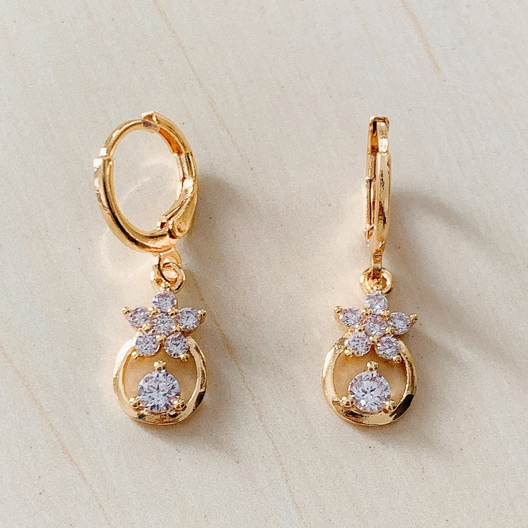 Anting Wanita Kembang Bintang Zirconia Gold