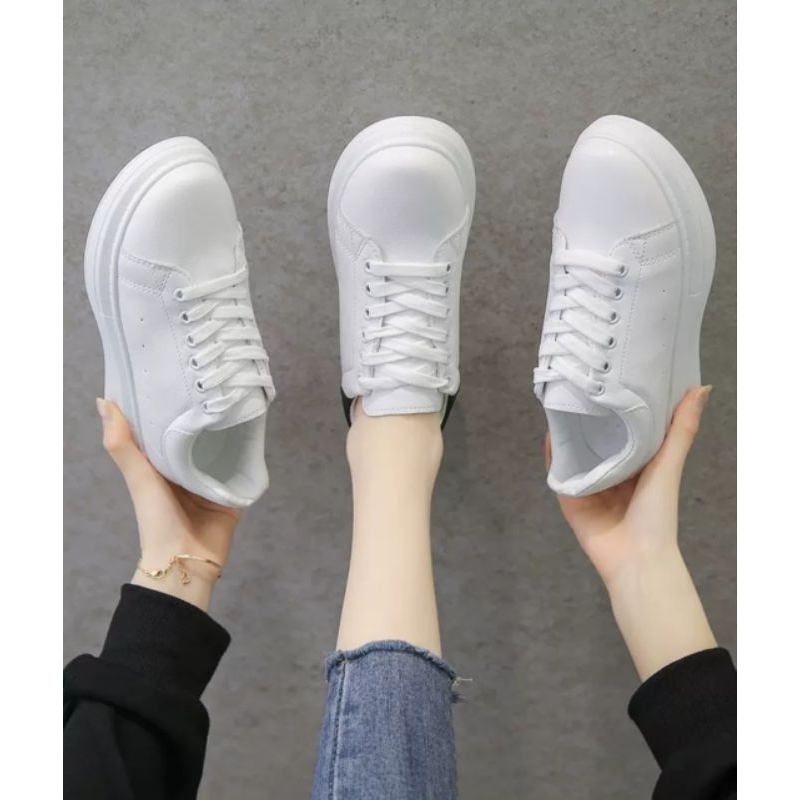 Sepatu Wanita Sneakers Putih Import kets Sekolah Kerja Sport High Casual Terbaru