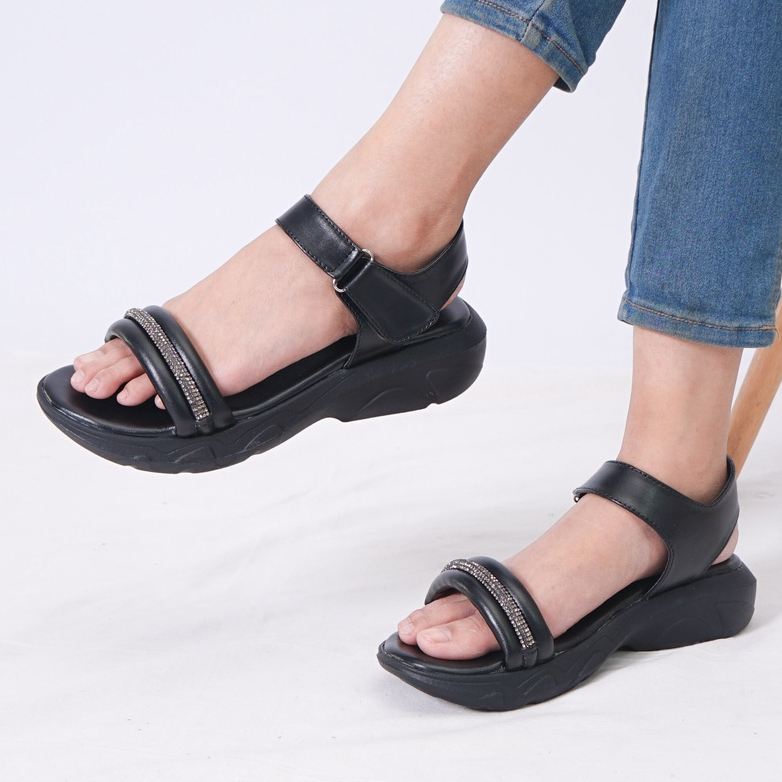 SARASARA YUK - MAYA Sepatu Sandal Wanita Size 36 - 40 Sendal Wedges Sara Model Blink Tali Strap Belakang Hak Tinggi Sole 4cm Sandal Gunung Velcro 37 38 39 Warna Hitam Putih Black Belleza Kekinian Premium Terbaru Shoes Ori Original Mall Official Store