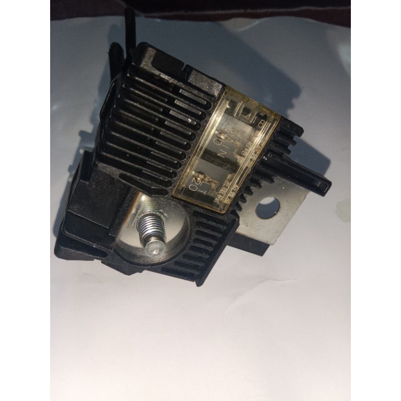 sekring accu aki toyota YARIS vios limo