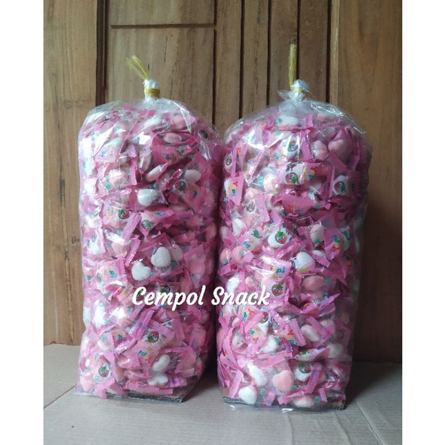 

(TERUMRAH)[ 2kg ] Yupi Loss Strawberry Fruity Puff Ready Kiloan