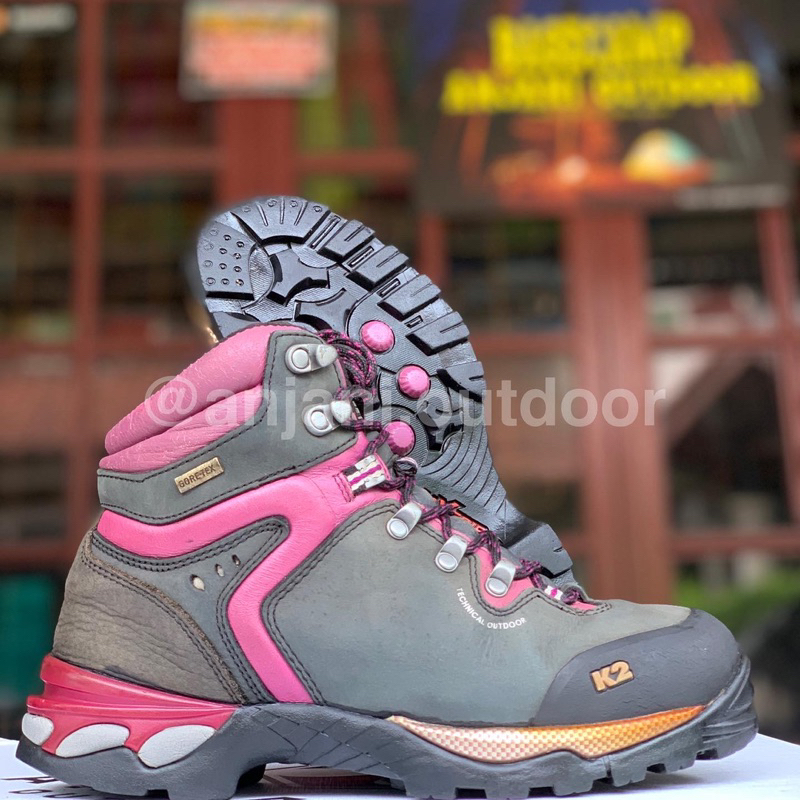 Sepatu Gunung Second K2