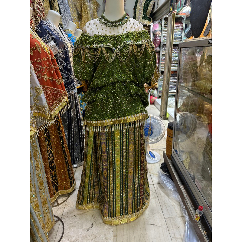 baju pengantin bugis