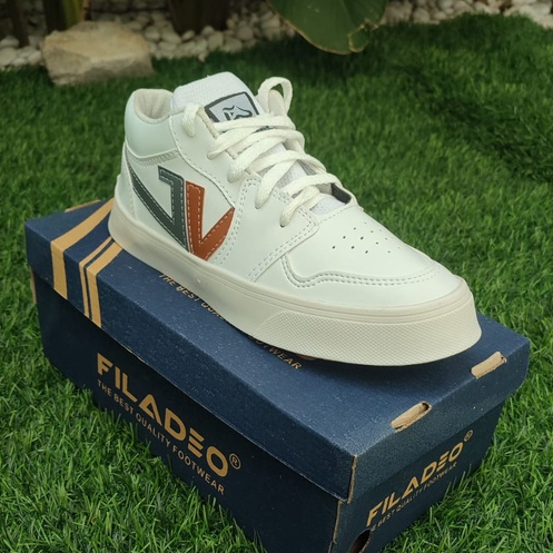 SEPATU FILADEO SEMI BOOT PENDEK 123 PUTIH KEKINIAN