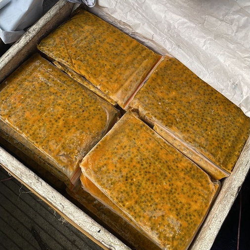 

MARKISA FROZEN/BUAH MARKISA BEKU/BUAH BEKU MARKISA/ MARKISA SIRUP BEKU/ FROZEN FRUIT MARKISA/ 1KG