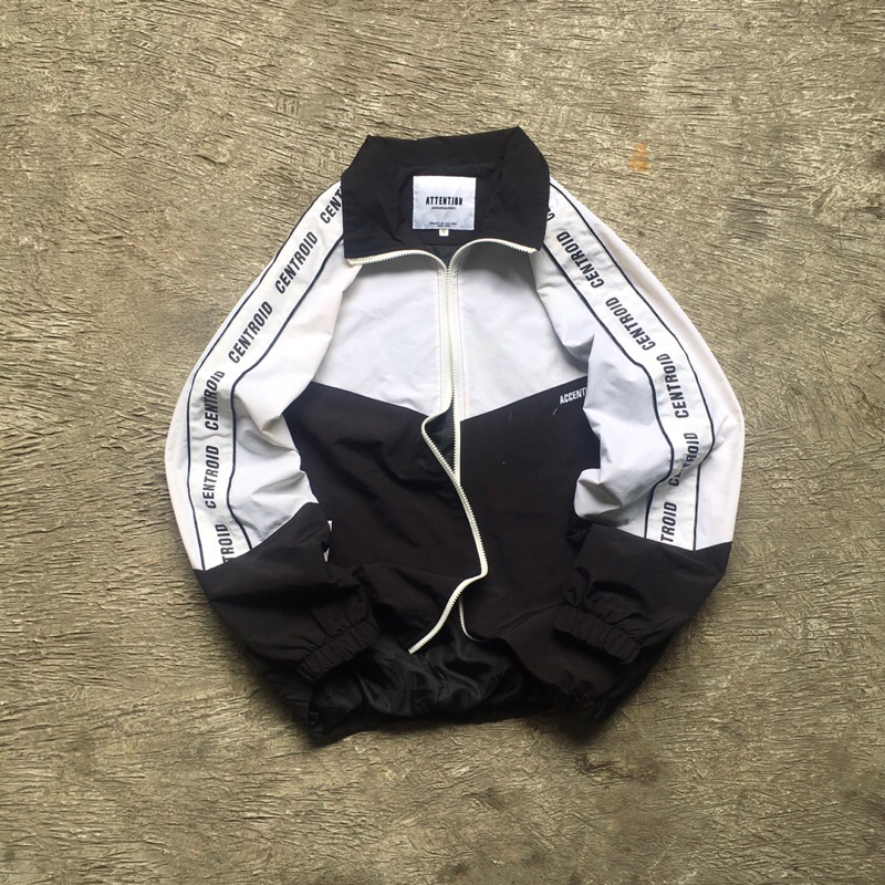 WINDBREAKER VINTAGE JAKET ATTENTION