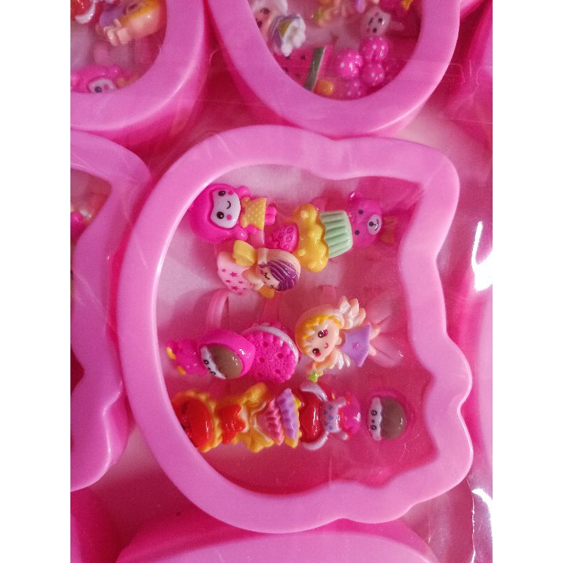 cincin boks anak2 isi 12pcs (udh campur cracker nya) gagang platik