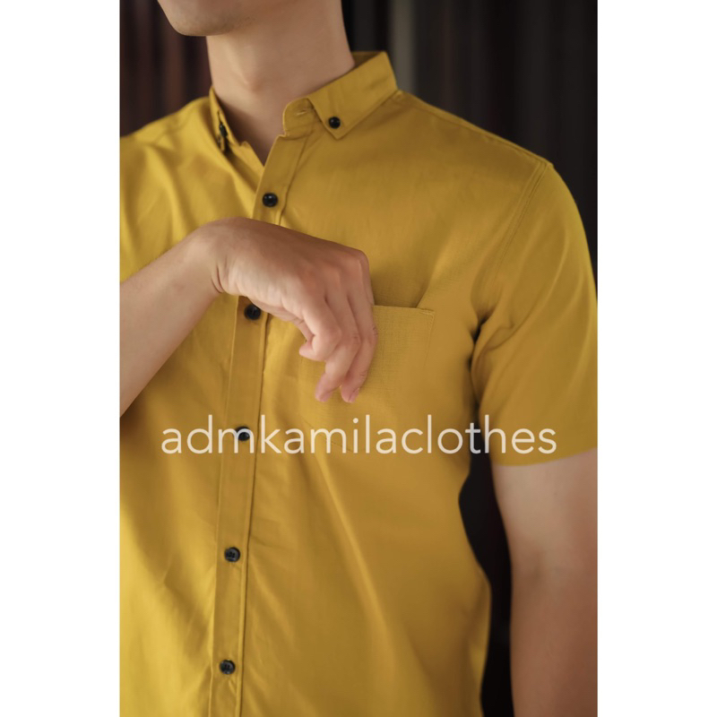 Kemeja pria cowok polos slimfit kasual basic HeM lengan pendek lemon lime