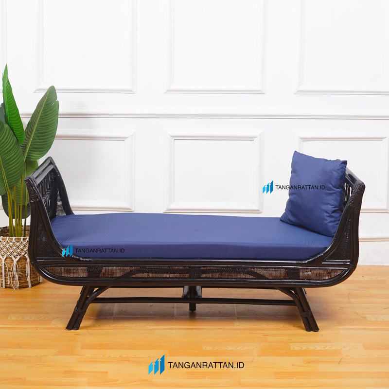 SOFA BANCH ROTAN HITAM PANJANG 3 SETAER DENGAN BANTAL PREMIUM / KURSI SOFA SANTAI BENCH ROTAN FINISHING MELAMIN EKSPOR