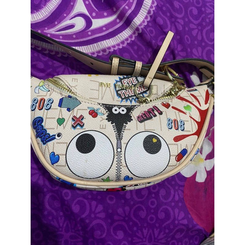 Huer eye theme , waist bag creme