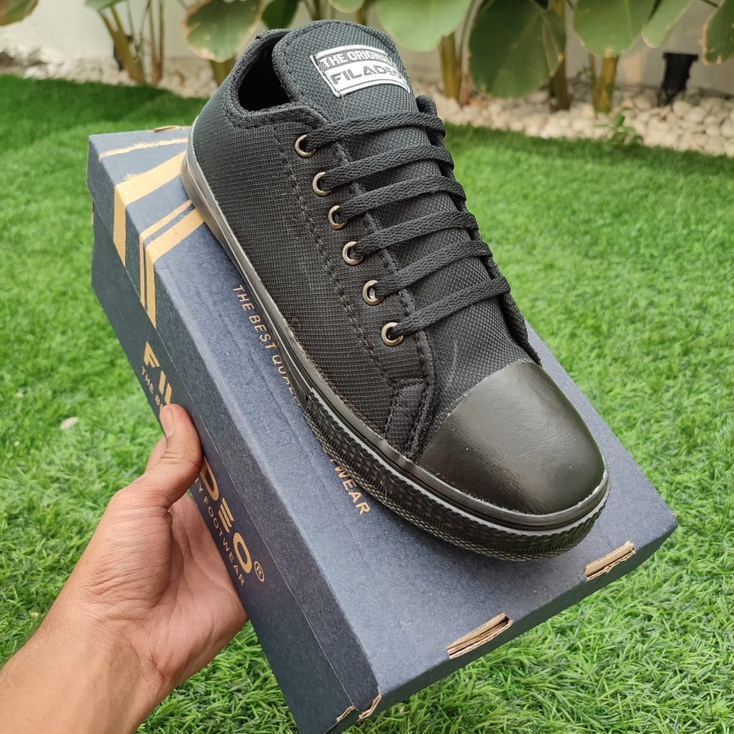 (2PCS = 1KG) COD SEPATU PRIA CASUAL FILADEO 20 LOW CLASSIC FULL HITAM FULL PUTIH/BONUS STIKER FILADEO