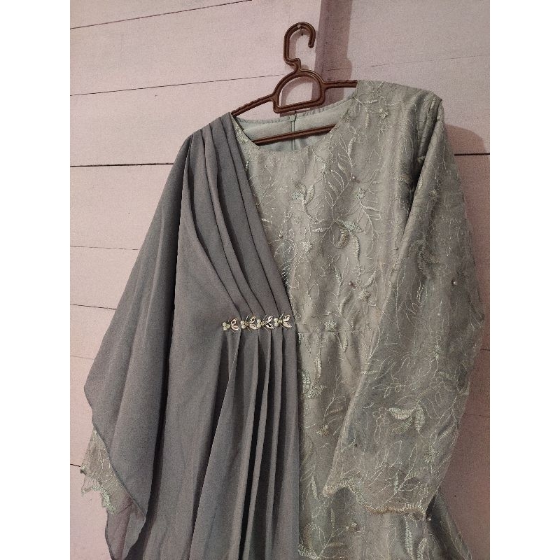 Dress Pesta Silver Abu Kondangan Brukat Preloved
