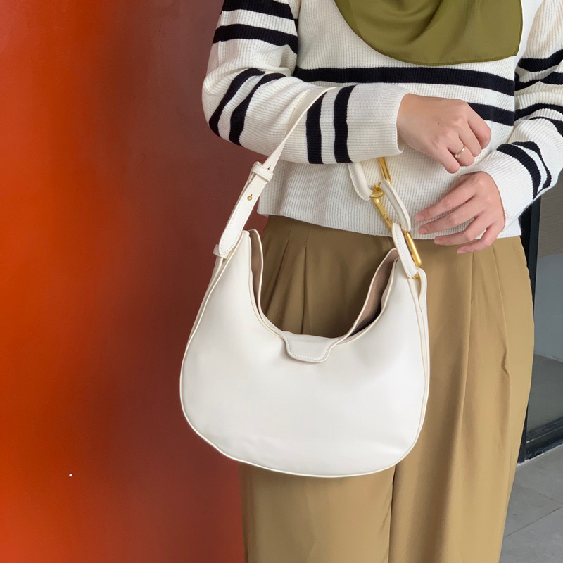 CK BIG CHAIN SHOULDERBAG